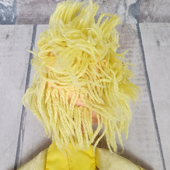 Vintage 1983  Rainbow Brite Canary Yellow Doll Hallmark - Picture 10 of 13